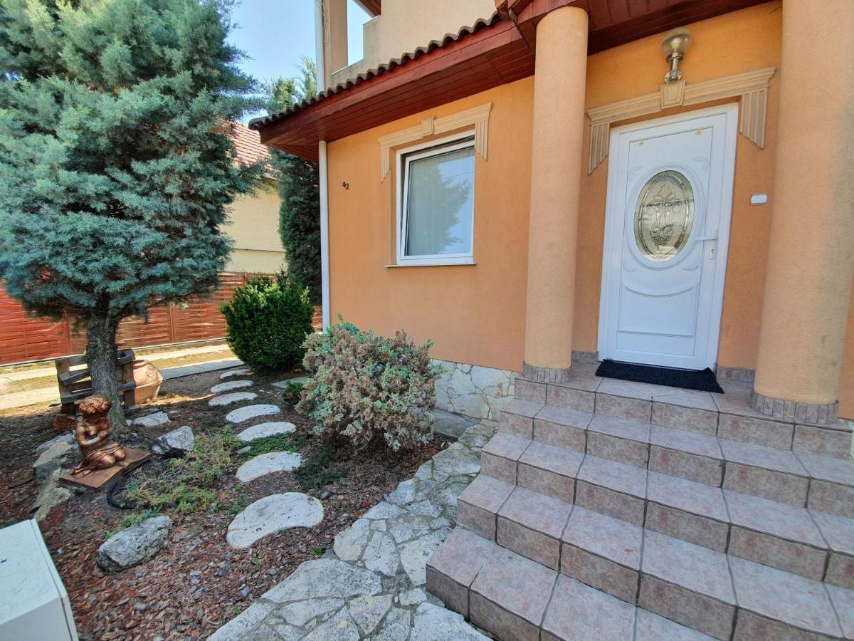 Airport Luxury Apartman 42 Vecses Exterior photo