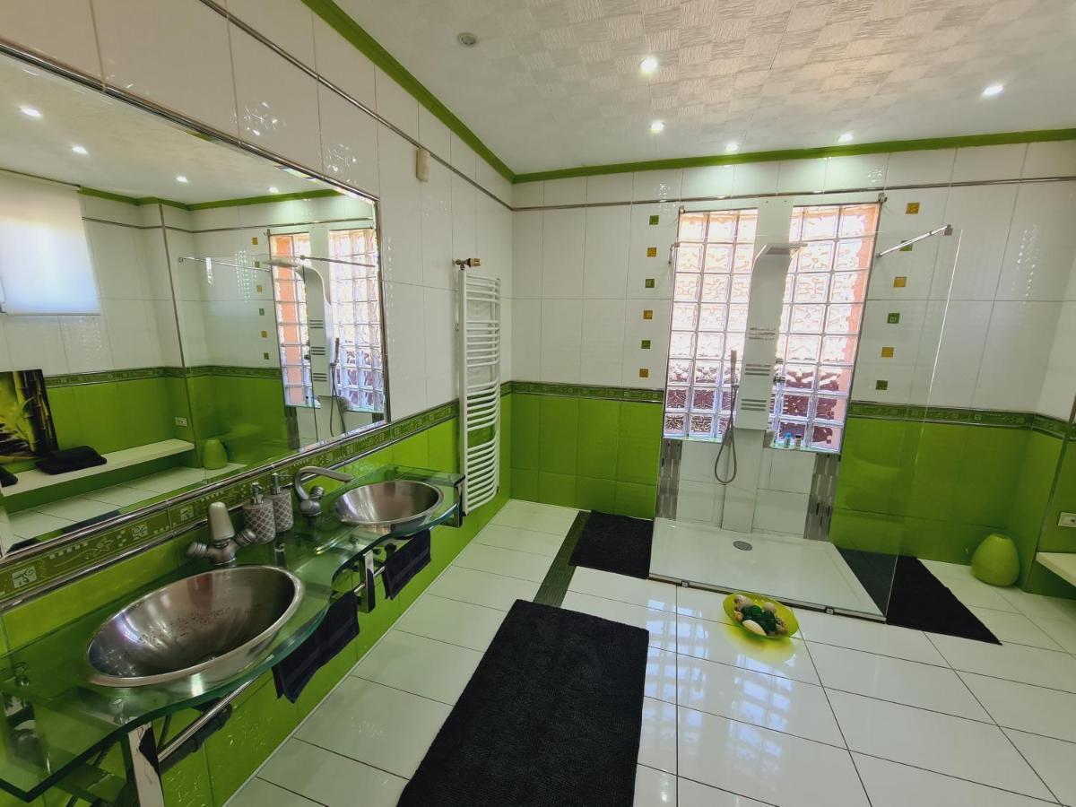 Airport Luxury Apartman 42 Vecses Exterior photo